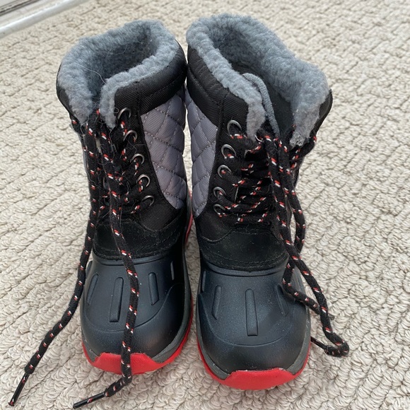 boys snow boots size 7
